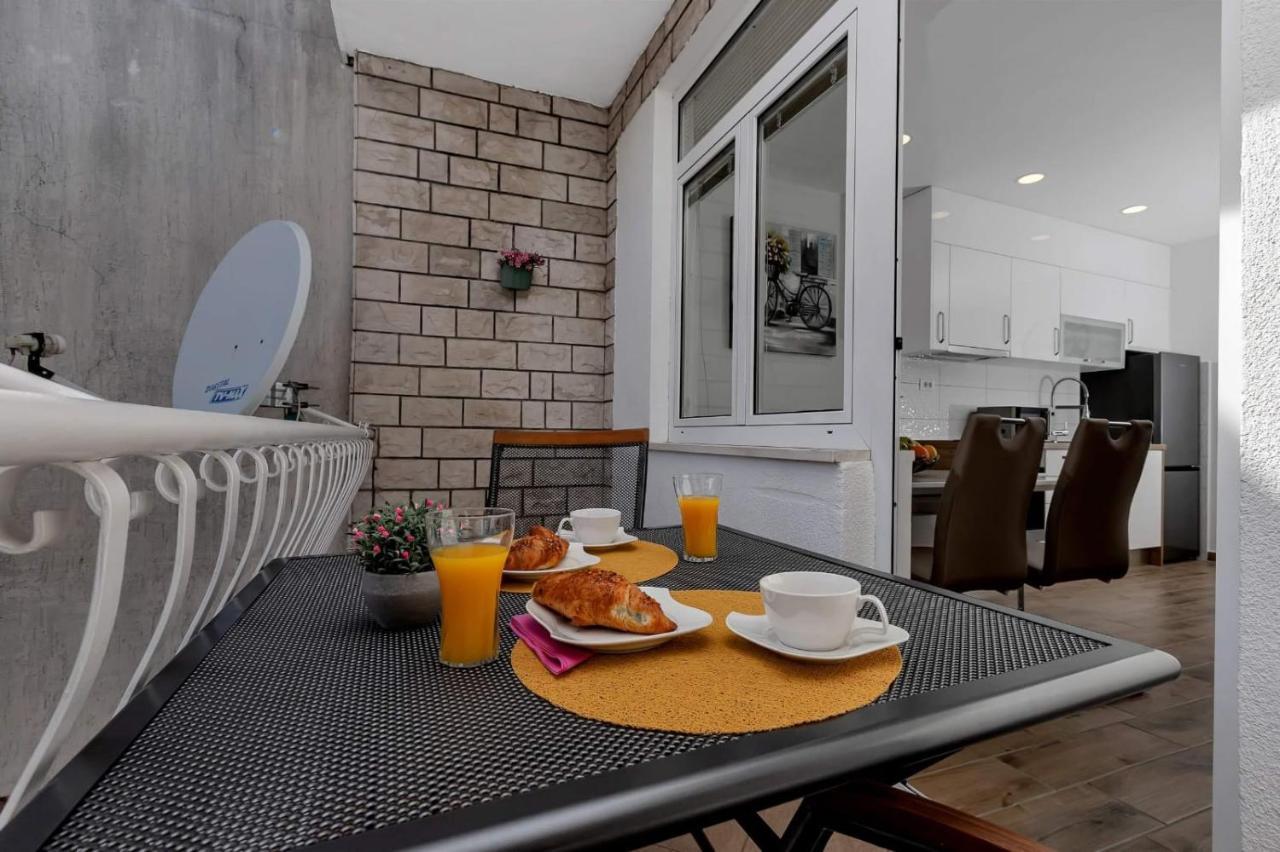 Apartman Meri มาคาร์สกา ภายนอก รูปภาพ