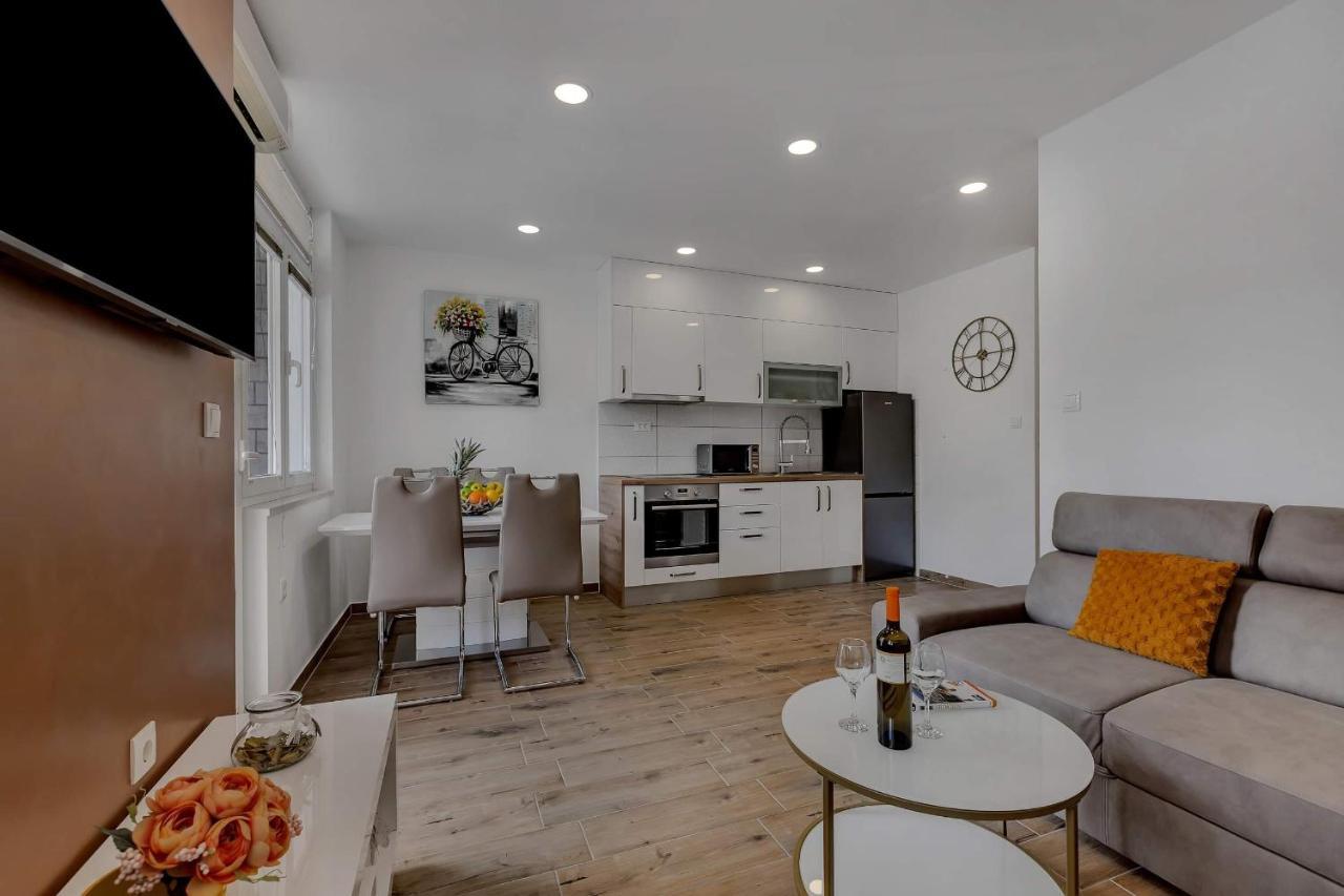 Apartman Meri มาคาร์สกา ภายนอก รูปภาพ