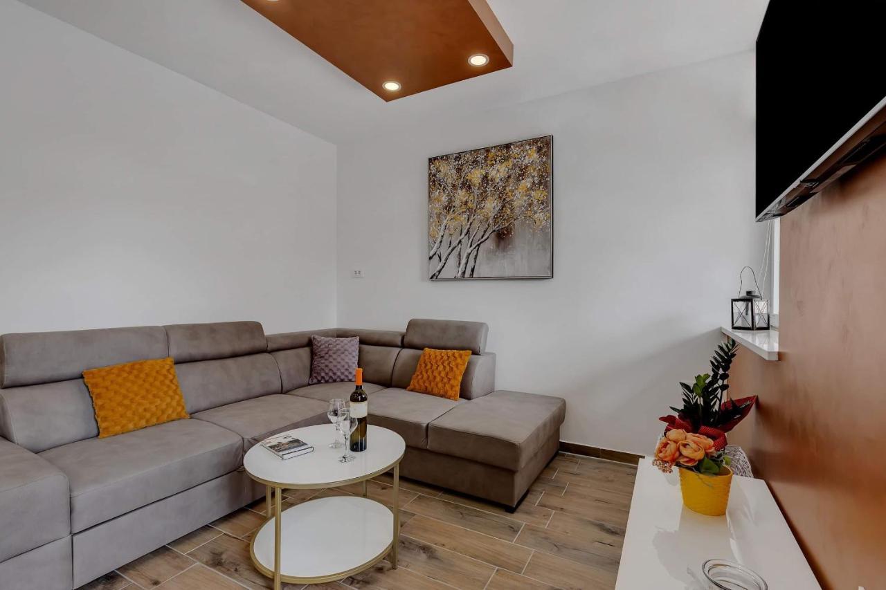 Apartman Meri มาคาร์สกา ภายนอก รูปภาพ